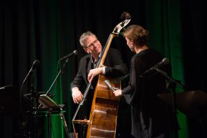 Christmas Jazz, Overath 21.11.2015 Kulturbahnhof, Vibraphon Matthias Strucken, Bass Jochen Schaal, Trompete Jan Schneider, Vocal Julia Zipprick,